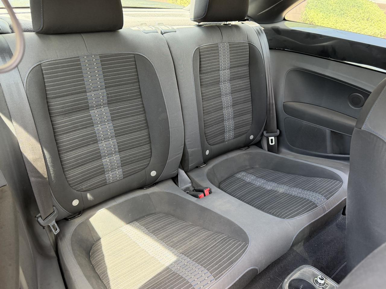 Volkswagen Beetle 2.0T Turbo 2012