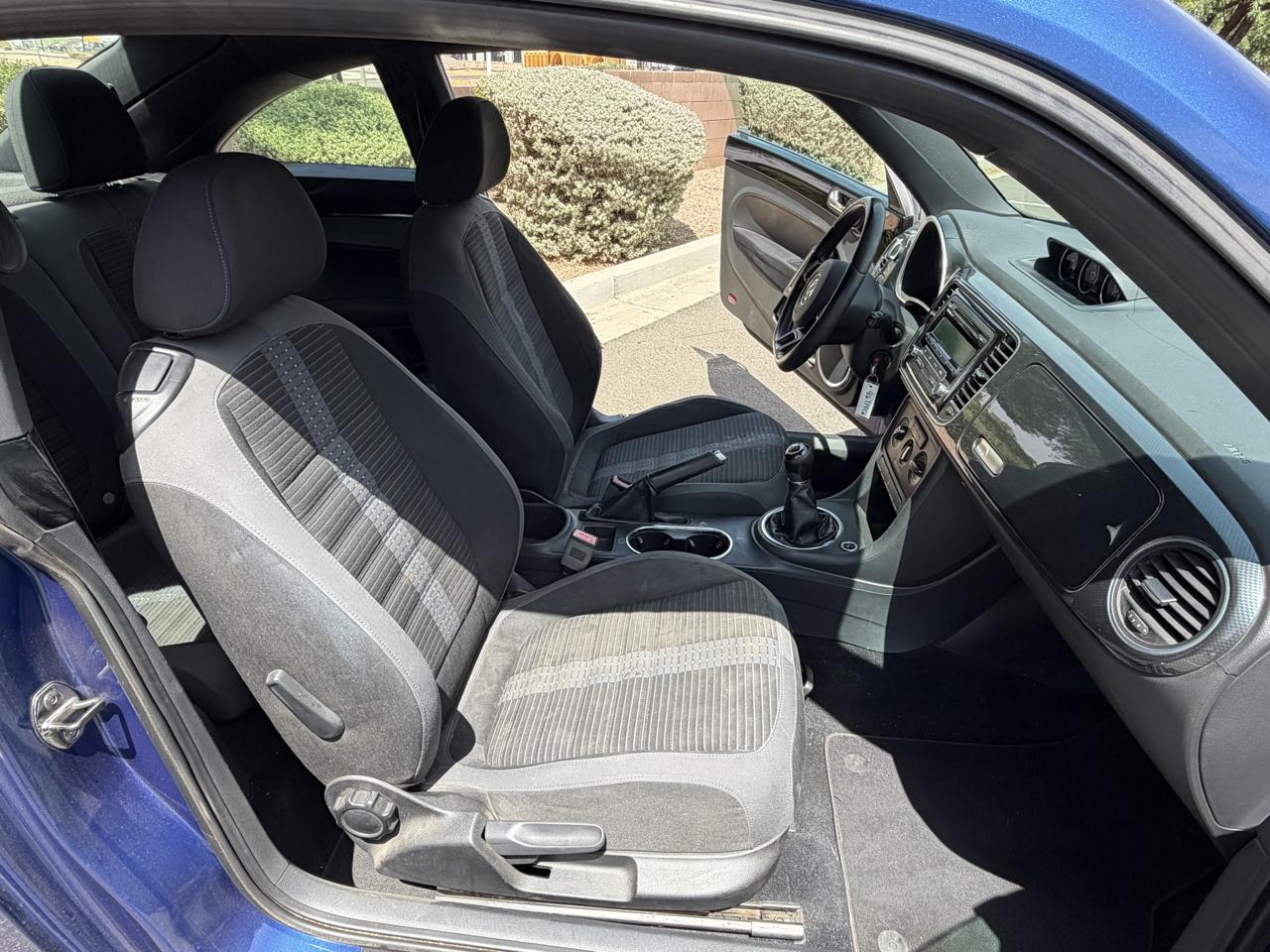 Volkswagen Beetle 2.0T Turbo 2012