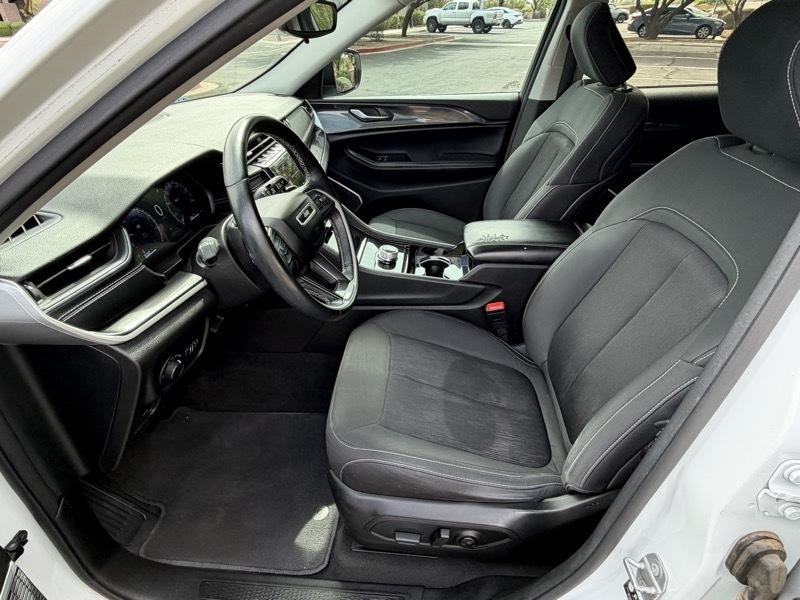 Jeep Grand Cherokee L Laredo 4WD 2021