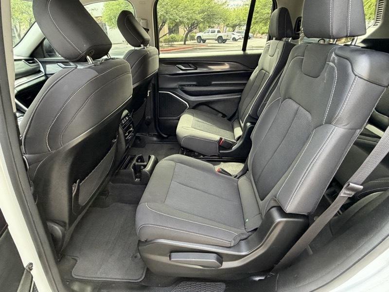 Jeep Grand Cherokee L Laredo 4WD 2021