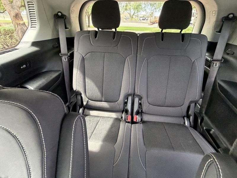 Jeep Grand Cherokee L Laredo 4WD 2021