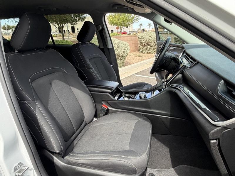 Jeep Grand Cherokee L Laredo 4WD 2021