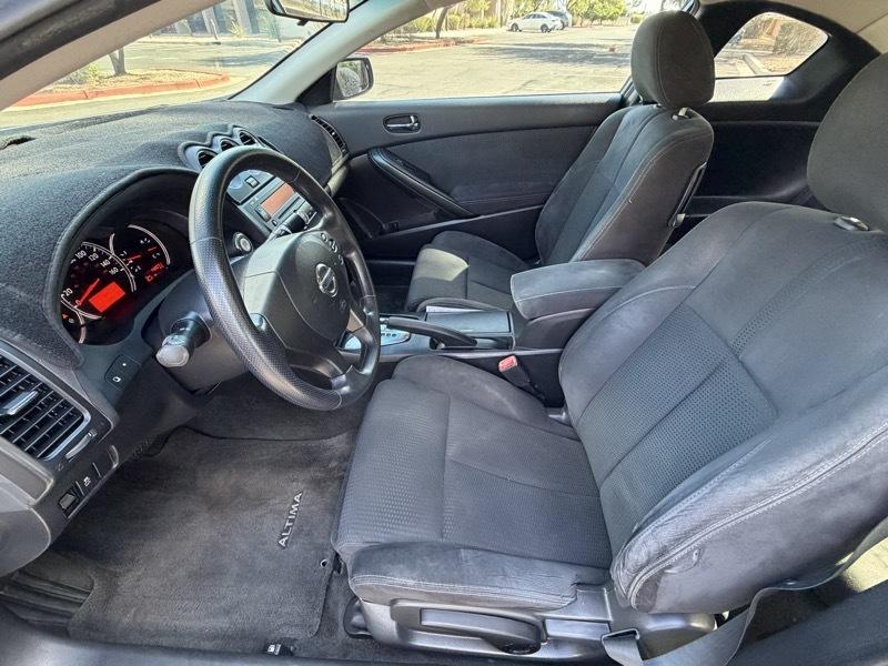 Nissan Altima 2.5 S Coupe 2012