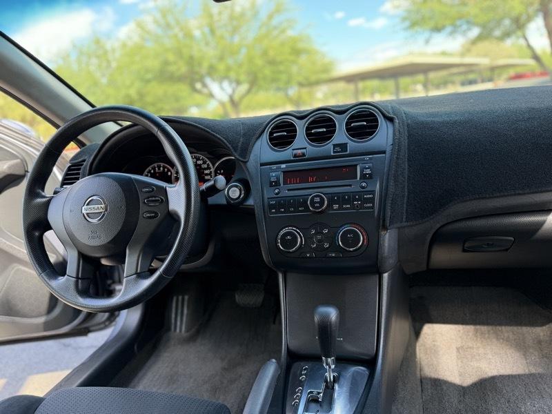 Nissan Altima 2.5 S Coupe 2012