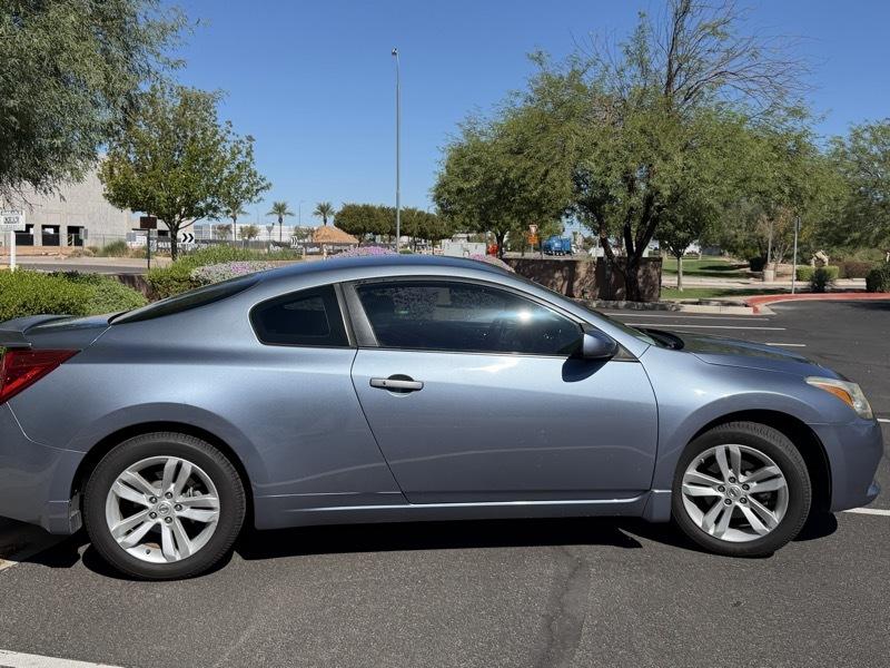 Nissan Altima 2.5 S Coupe 2012