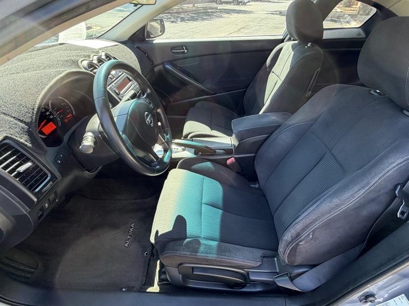 Nissan Altima 2.5 S Coupe 2012