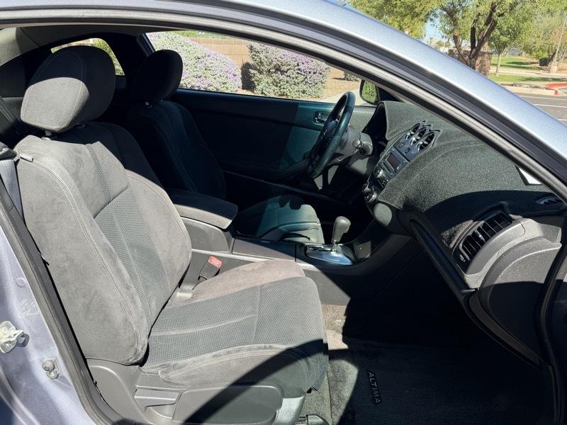 Nissan Altima 2.5 S Coupe 2012