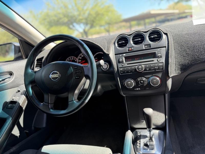 Nissan Altima 2.5 S Coupe 2012