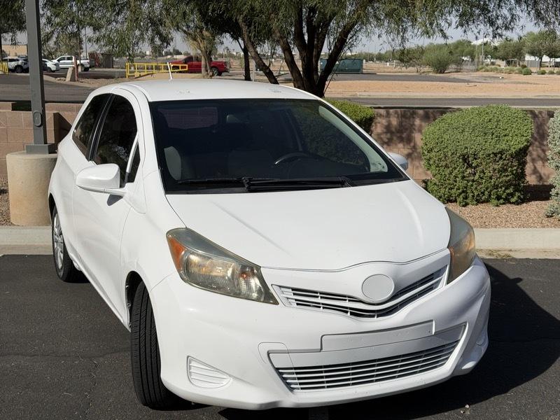 Toyota Yaris LE Hatchback 2014