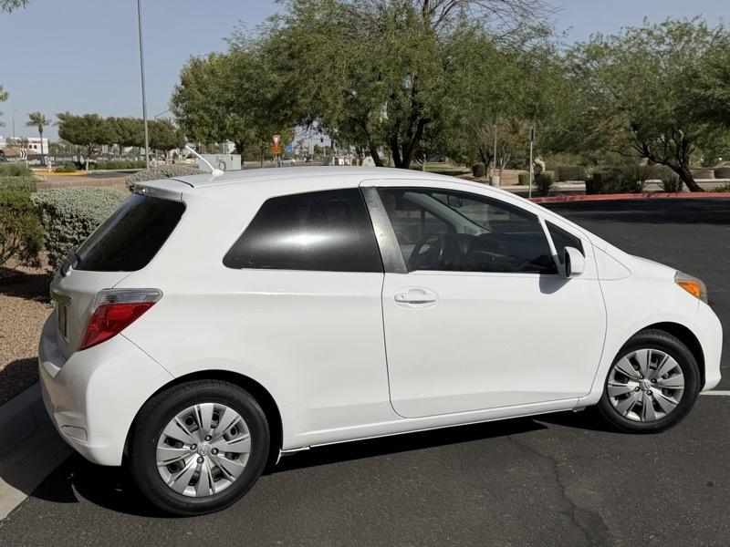 Toyota Yaris LE Hatchback 2014