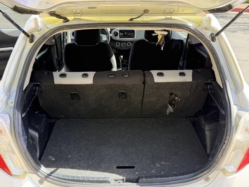 Toyota Yaris LE Hatchback 2014