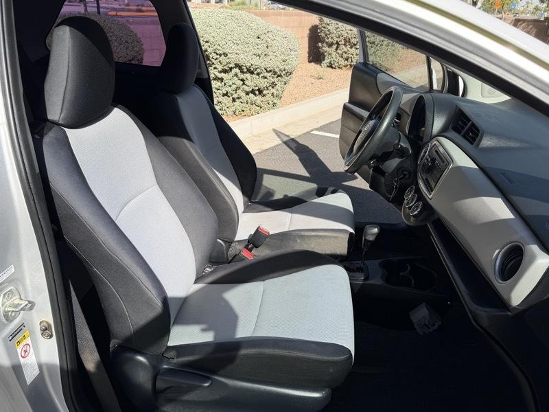 Toyota Yaris LE Hatchback 2014