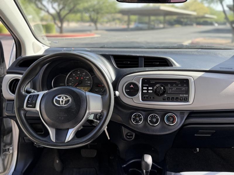 Toyota Yaris LE Hatchback 2014