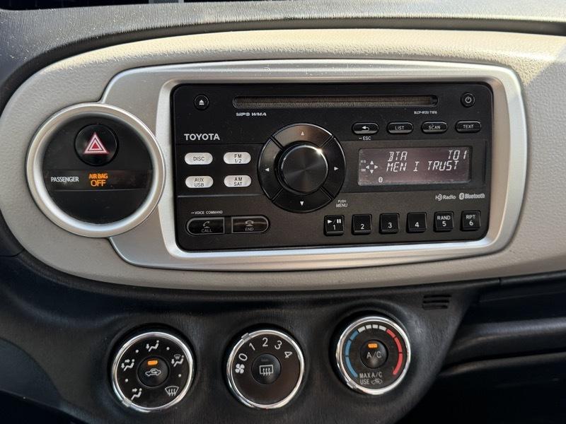 Toyota Yaris LE Hatchback 2014
