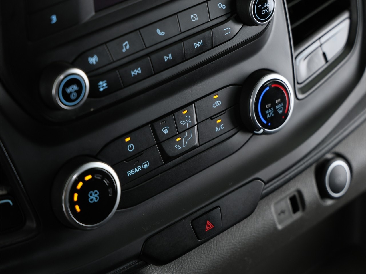 Ford Transit Cargo Van T-250 130" Low Rf 9070 GVWR RWD 2021