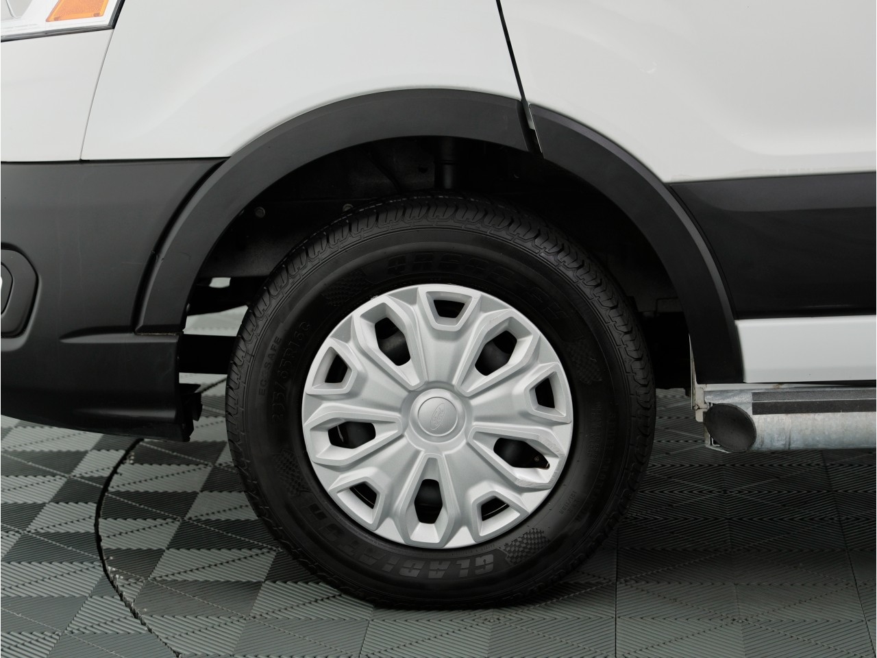 Ford Transit Cargo Van T-250 130" Low Rf 9070 GVWR RWD 2021