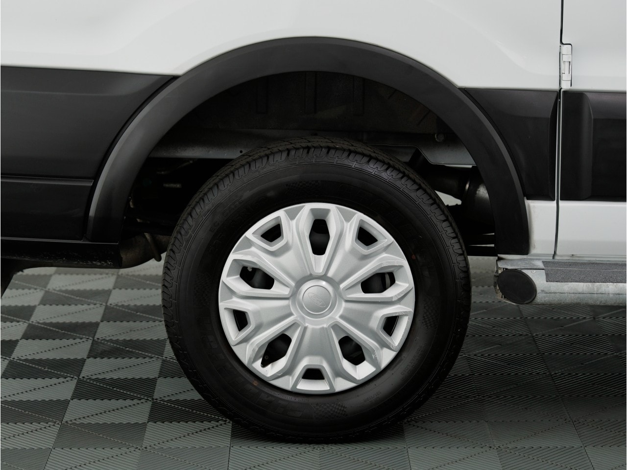 Ford Transit Cargo Van T-250 130" Low Rf 9070 GVWR RWD 2021