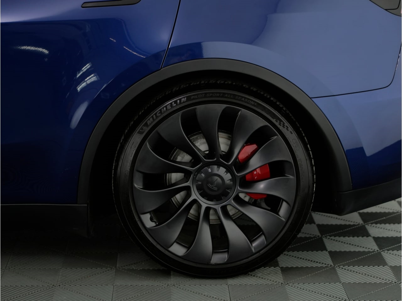 Tesla Model Y Performance AWD 2023