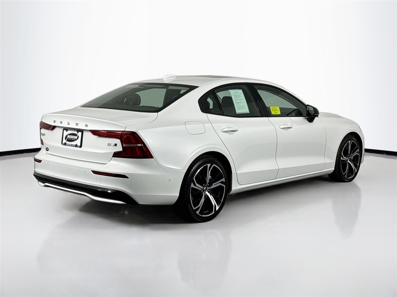 Volvo S60 B5 AWD Plus Dark Theme 2024