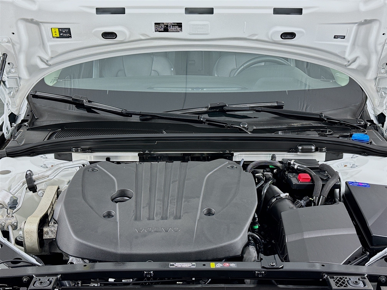 Volvo S60 B5 AWD Plus Dark Theme 2024