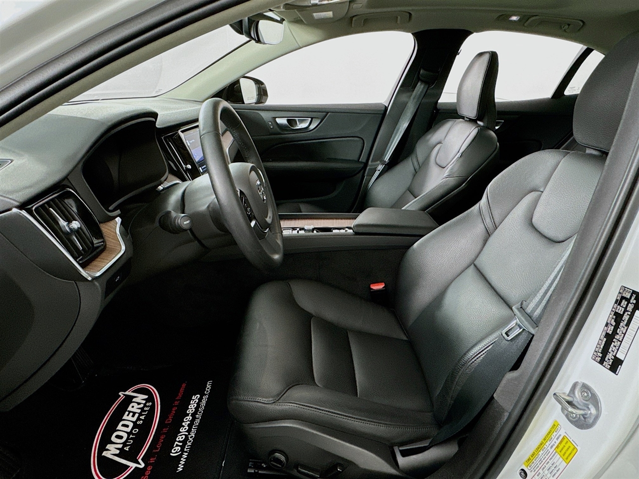 Volvo S60 B5 AWD Plus Dark Theme 2024