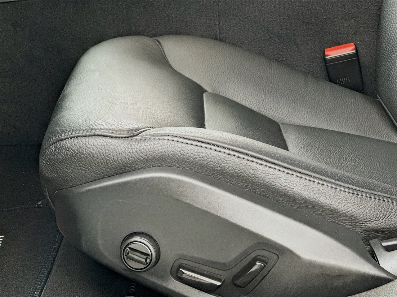 Volvo S60 B5 AWD Plus Dark Theme 2024