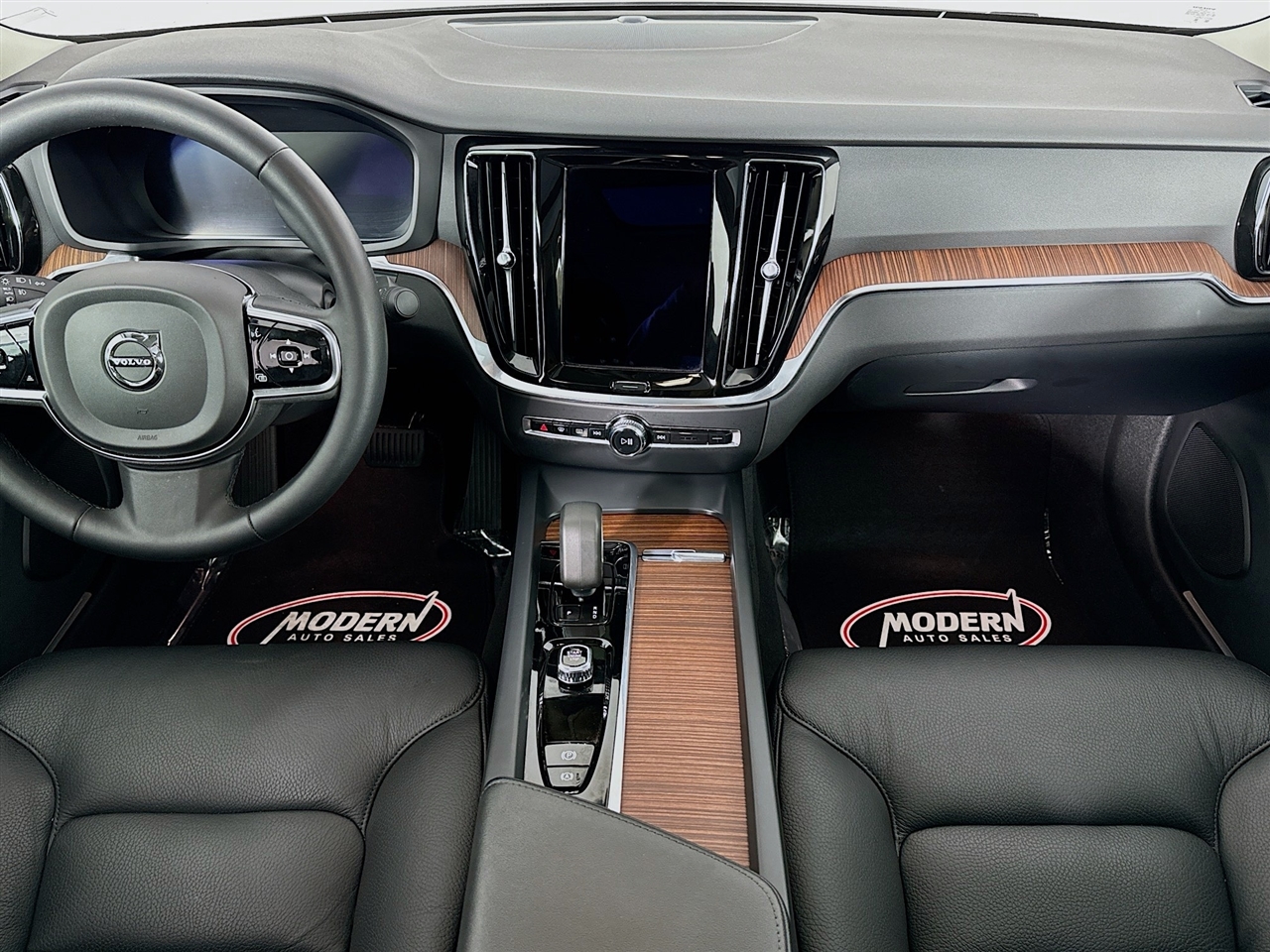 Volvo S60 B5 AWD Plus Dark Theme 2024