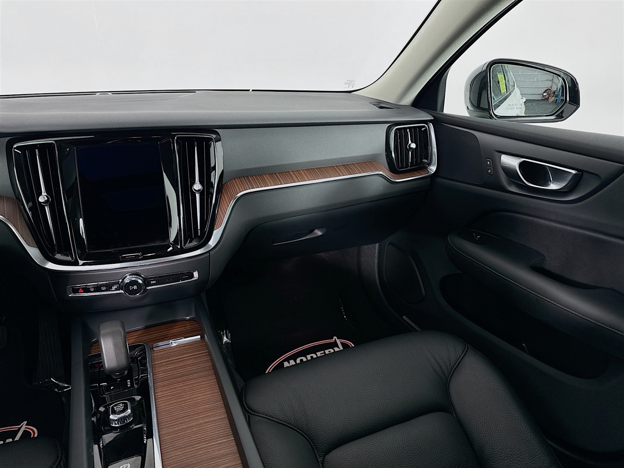 Volvo S60 B5 AWD Plus Dark Theme 2024