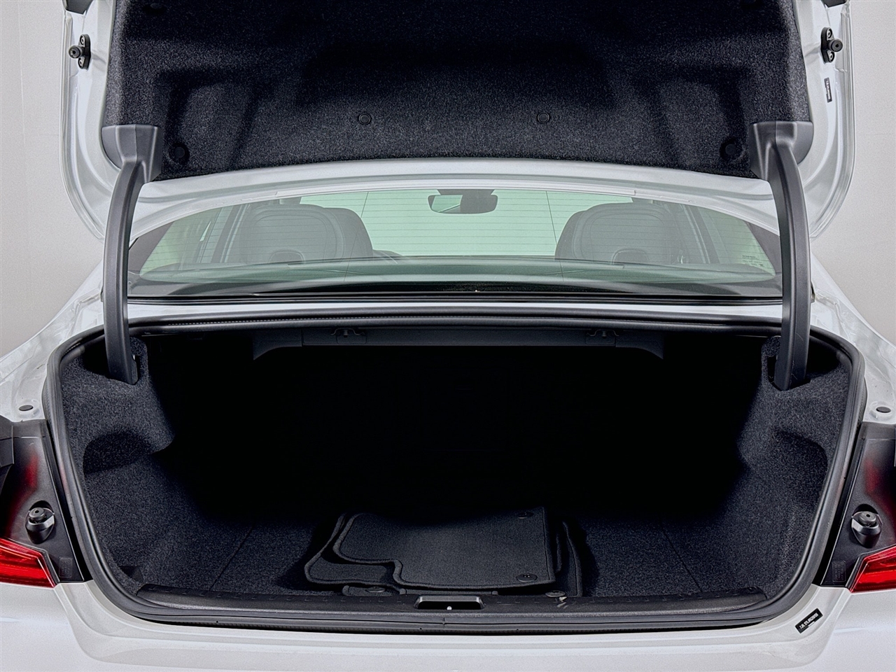 Volvo S60 B5 AWD Plus Dark Theme 2024