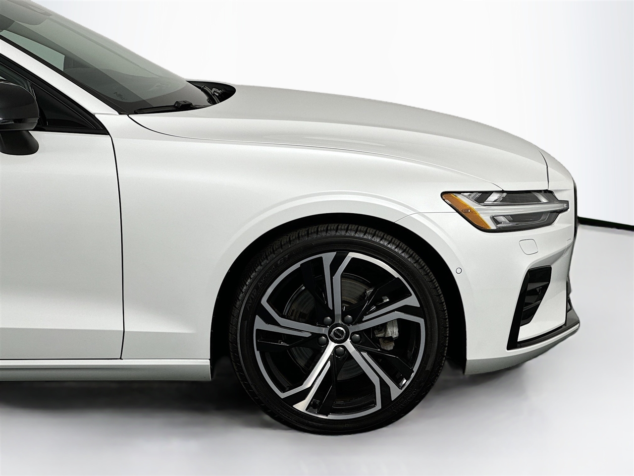 Volvo S60 B5 AWD Plus Dark Theme 2024