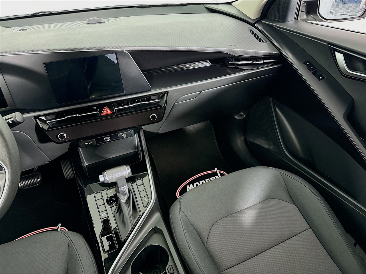 Kia Niro LX FWD 2023