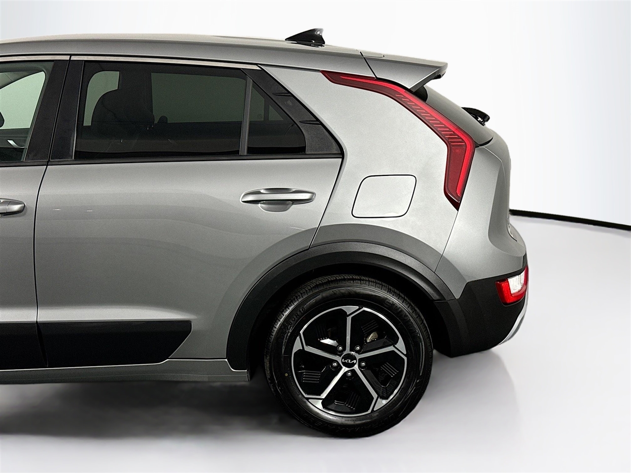 Kia Niro LX FWD 2023