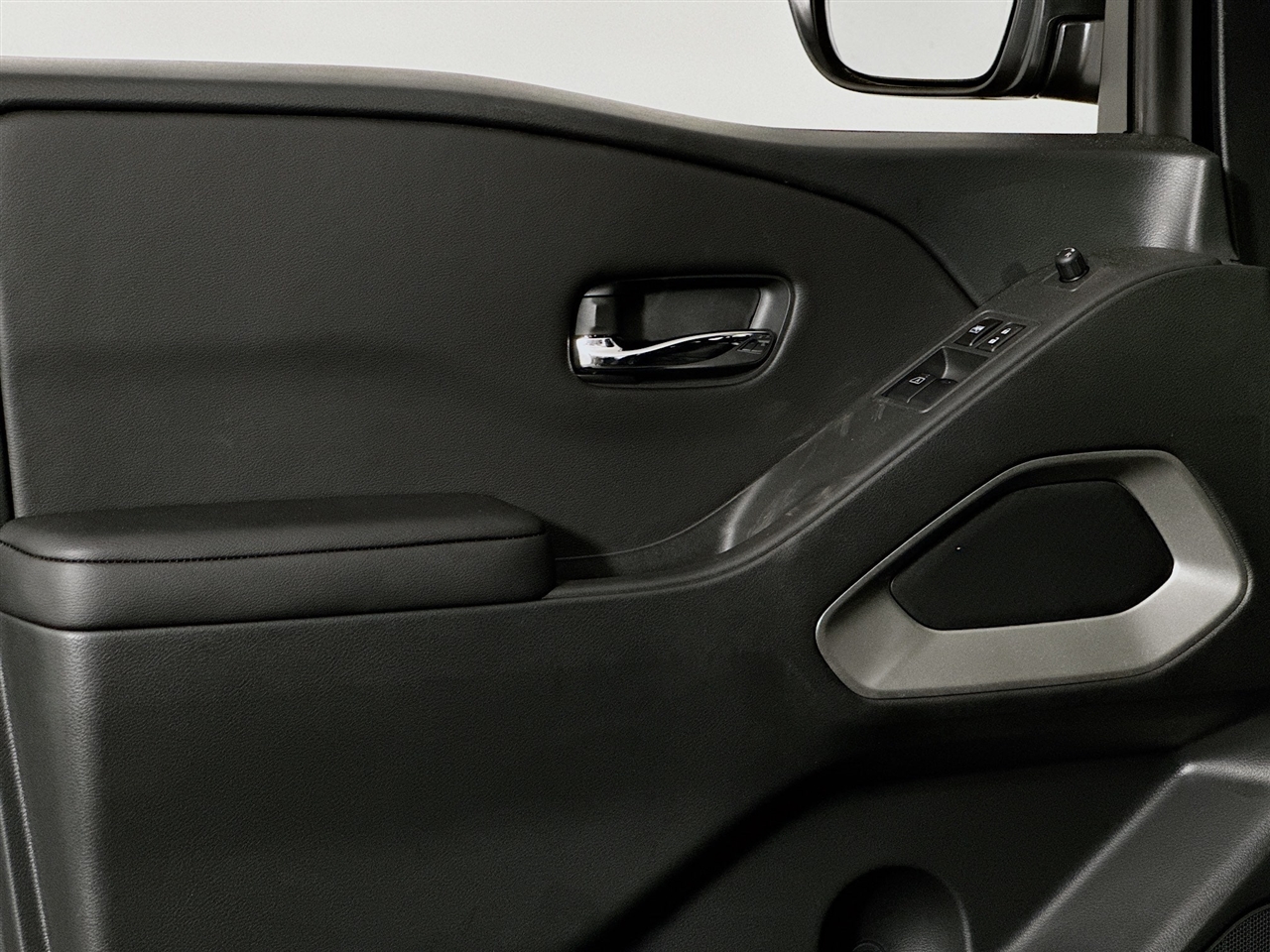 Nissan Frontier King Cab 4x4 SV 2025