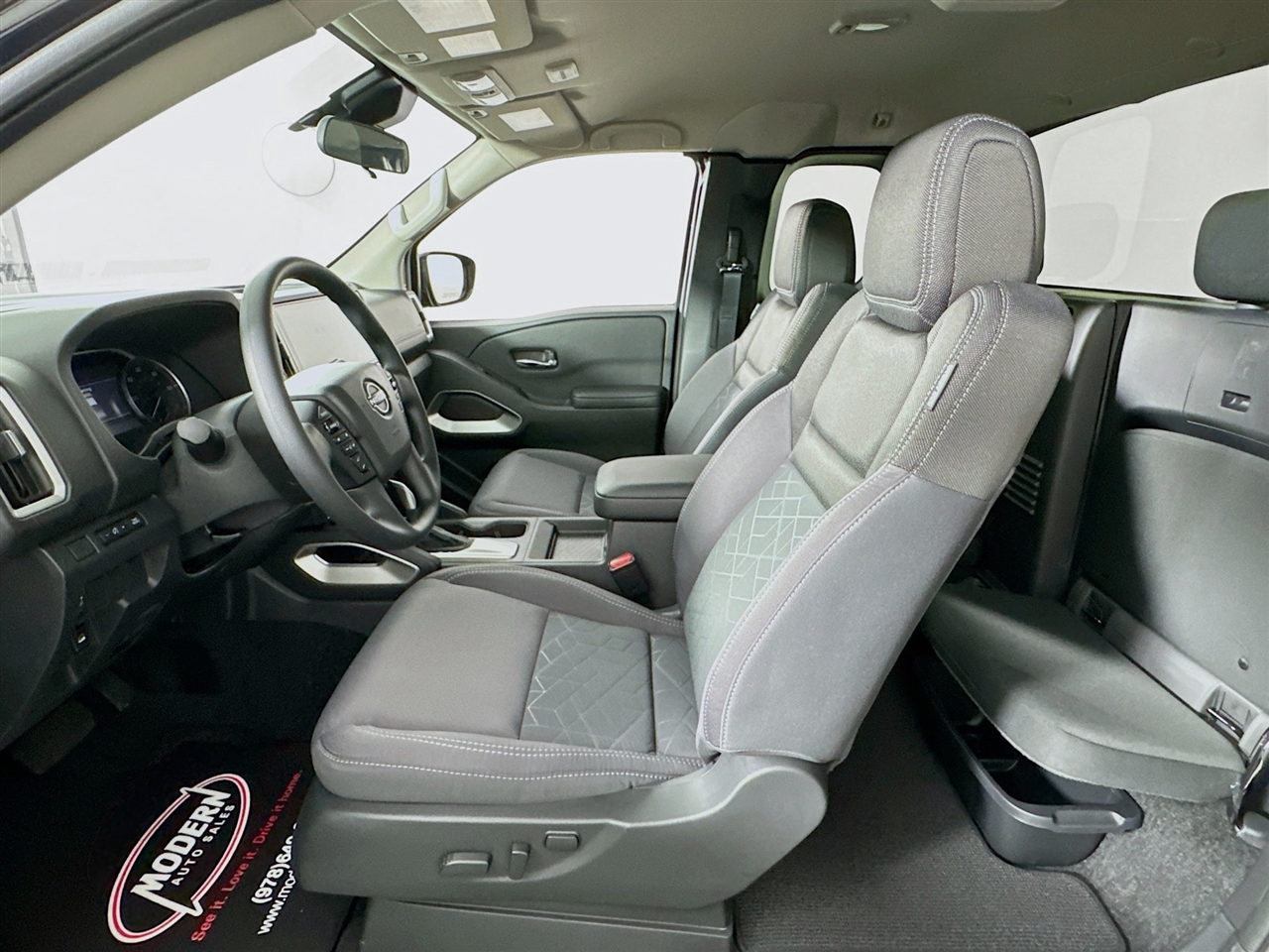 Nissan Frontier King Cab 4x4 SV 2025