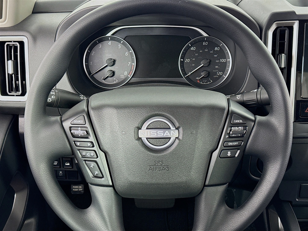 Nissan Frontier King Cab 4x4 SV 2025