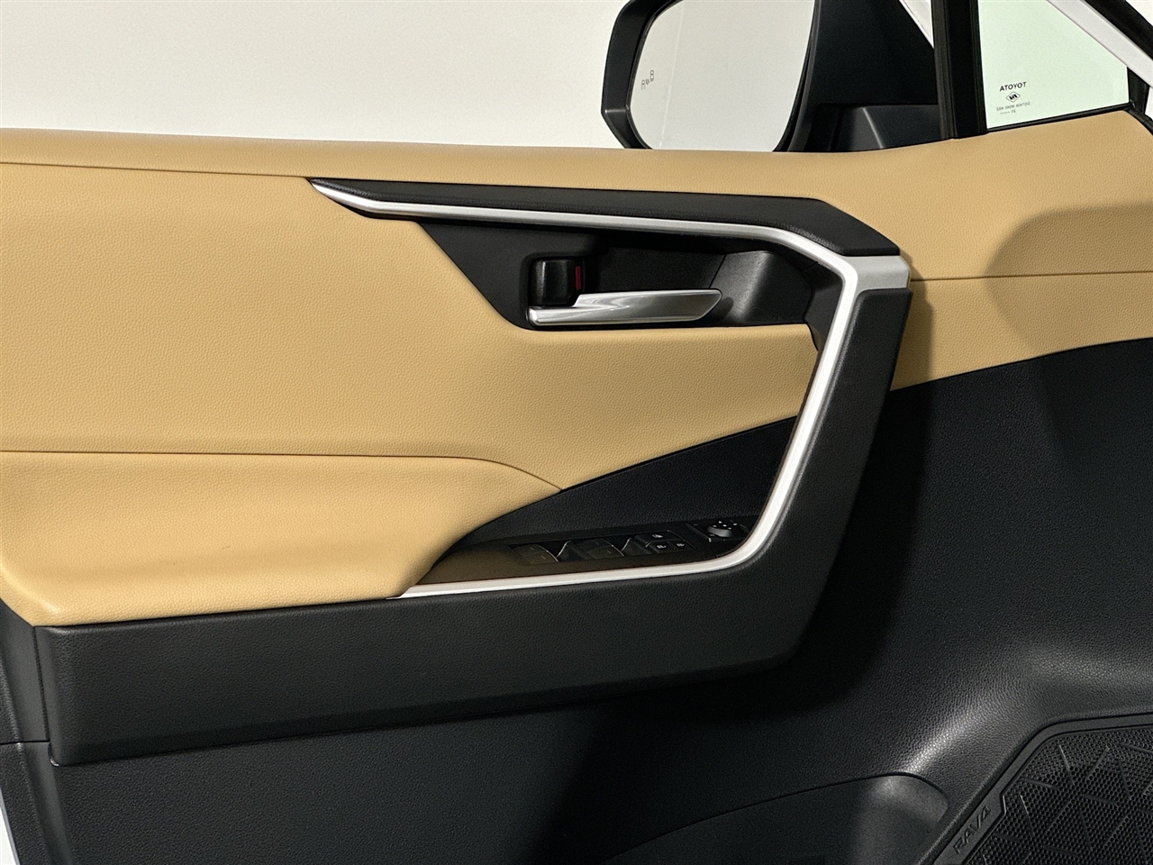 Toyota RAV4 Hybrid XLE AWD (Natl) 2022