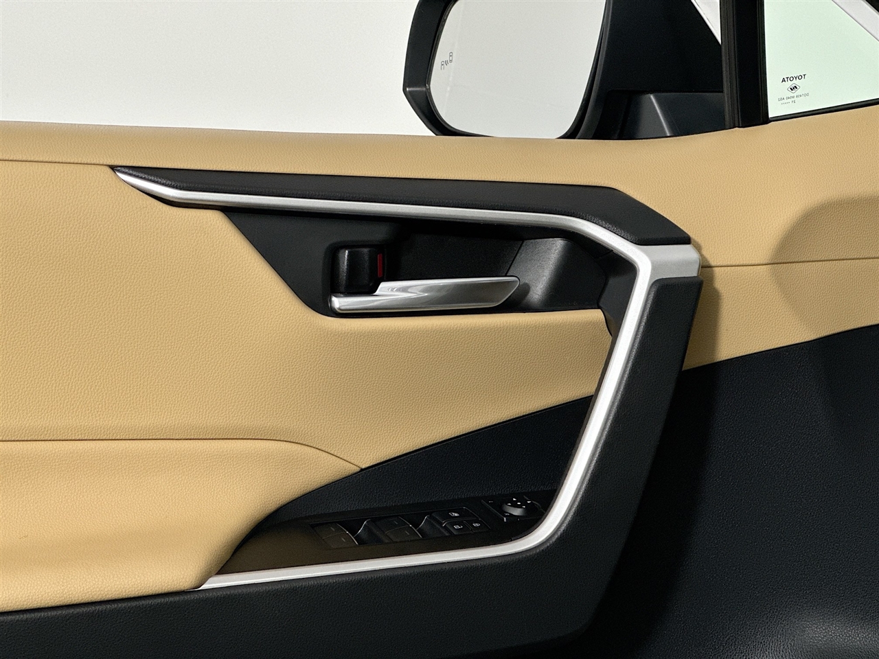 Toyota RAV4 Hybrid XLE AWD (Natl) 2022