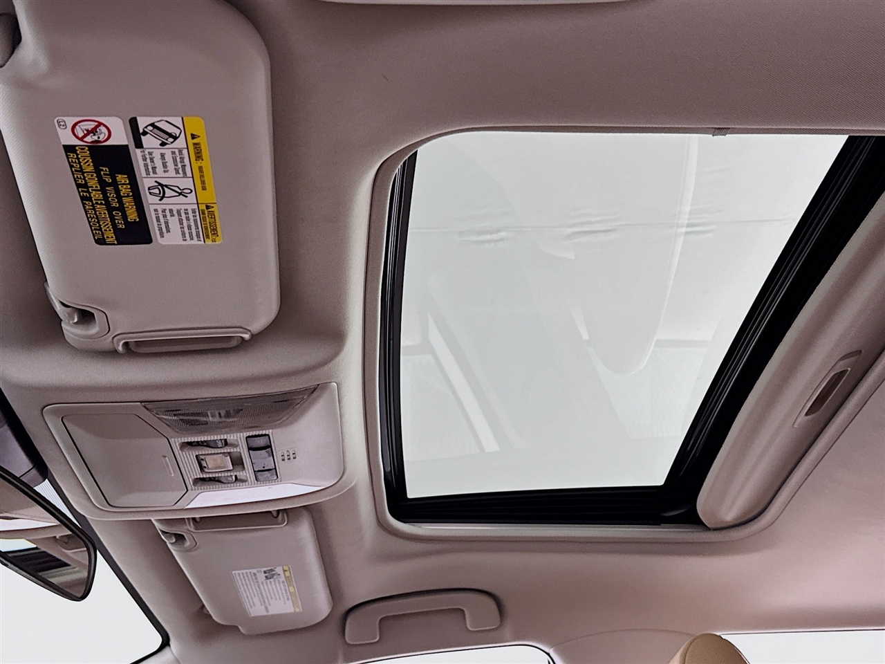 Toyota RAV4 Hybrid XLE AWD (Natl) 2022