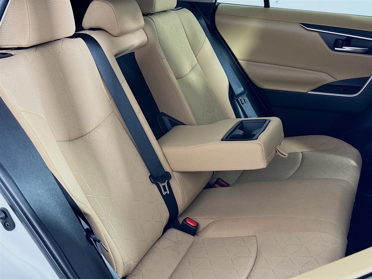 Toyota RAV4 Hybrid XLE AWD (Natl) 2022