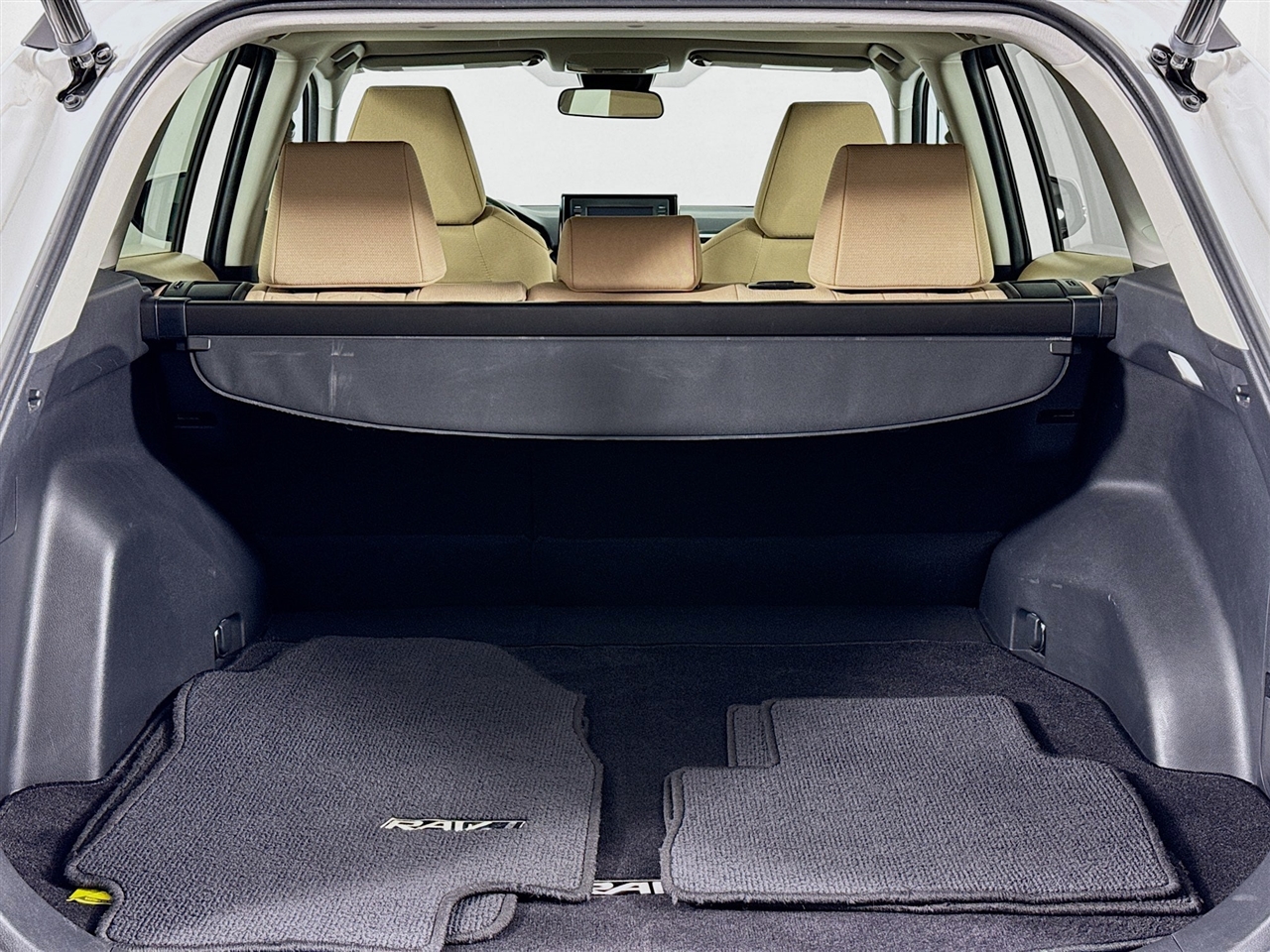 Toyota RAV4 Hybrid XLE AWD (Natl) 2022