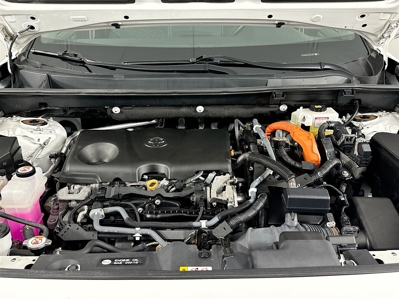 Toyota RAV4 Hybrid XLE AWD (Natl) 2021