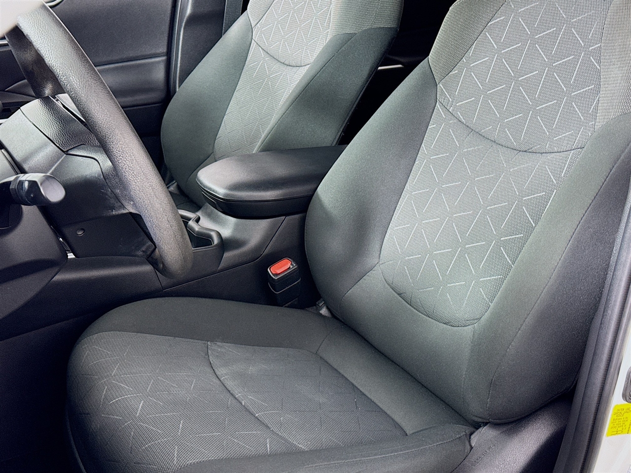 Toyota RAV4 Hybrid XLE AWD (Natl) 2021