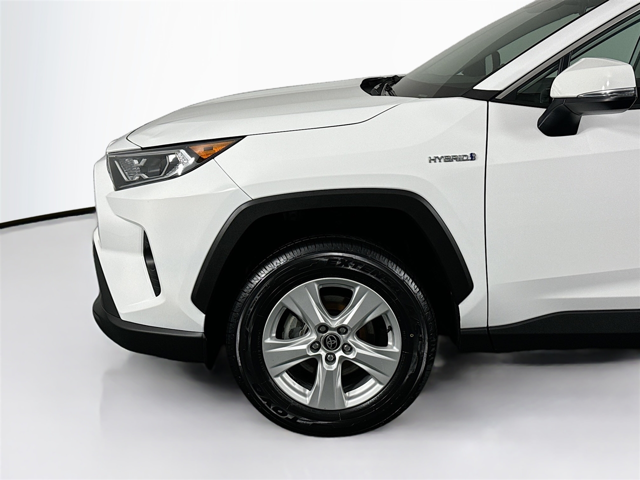 Toyota RAV4 Hybrid XLE AWD (Natl) 2021