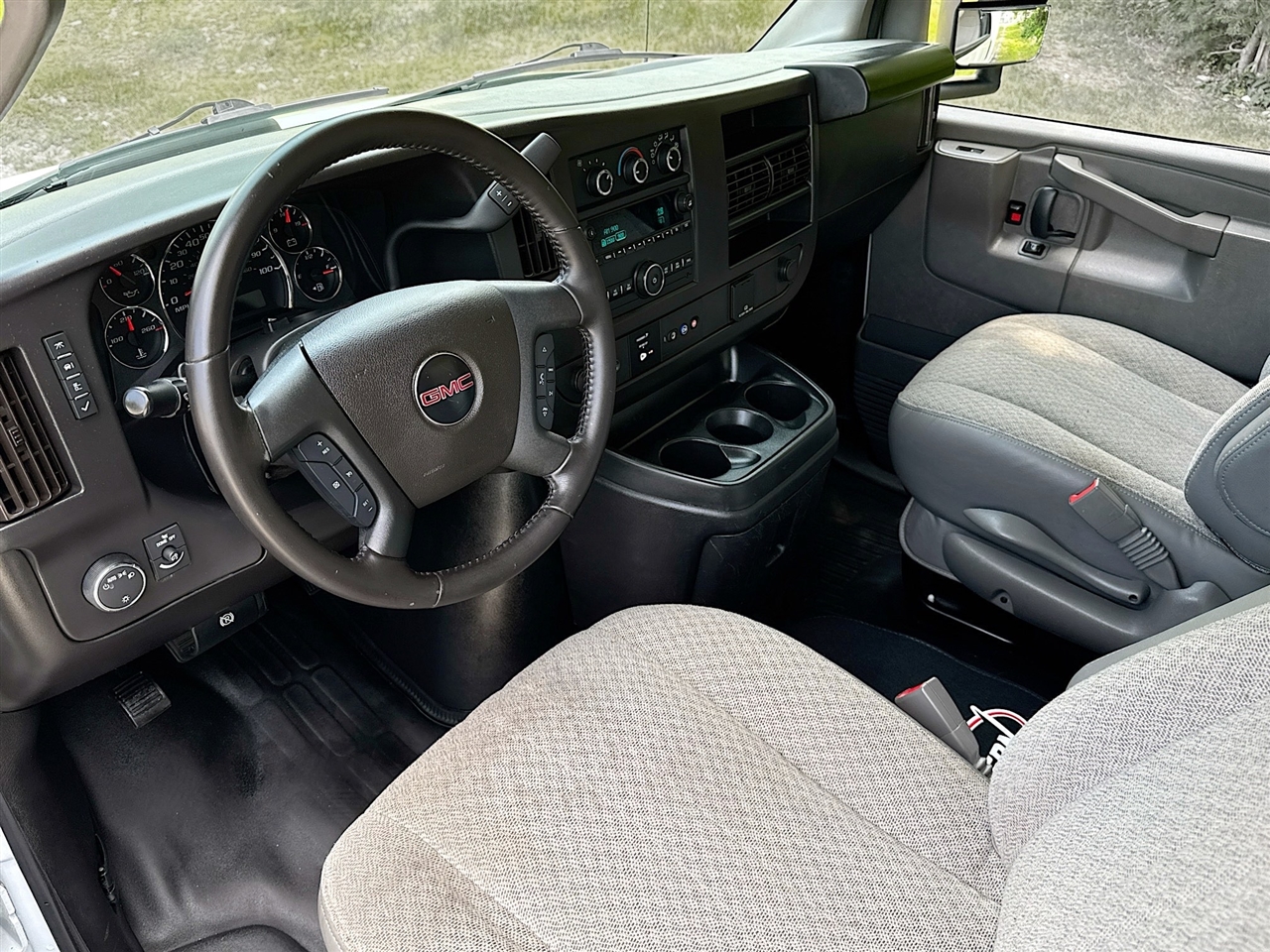 GMC Savana Commercial Cutaway 3500 Van 139" 2022