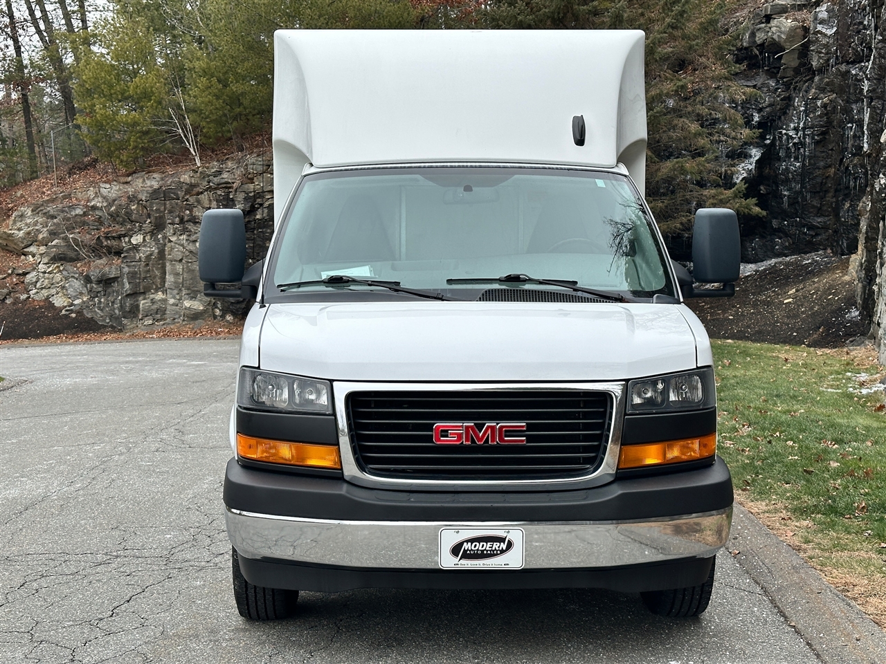 GMC Savana Commercial Cutaway 3500 Van 139" 2022
