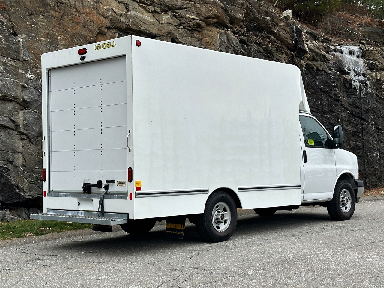 GMC Savana Commercial Cutaway 3500 Van 139" 2022