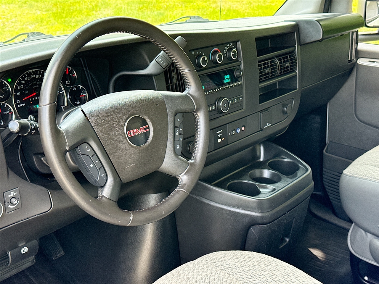 GMC Savana Commercial Cutaway 3500 Van 139" 2022