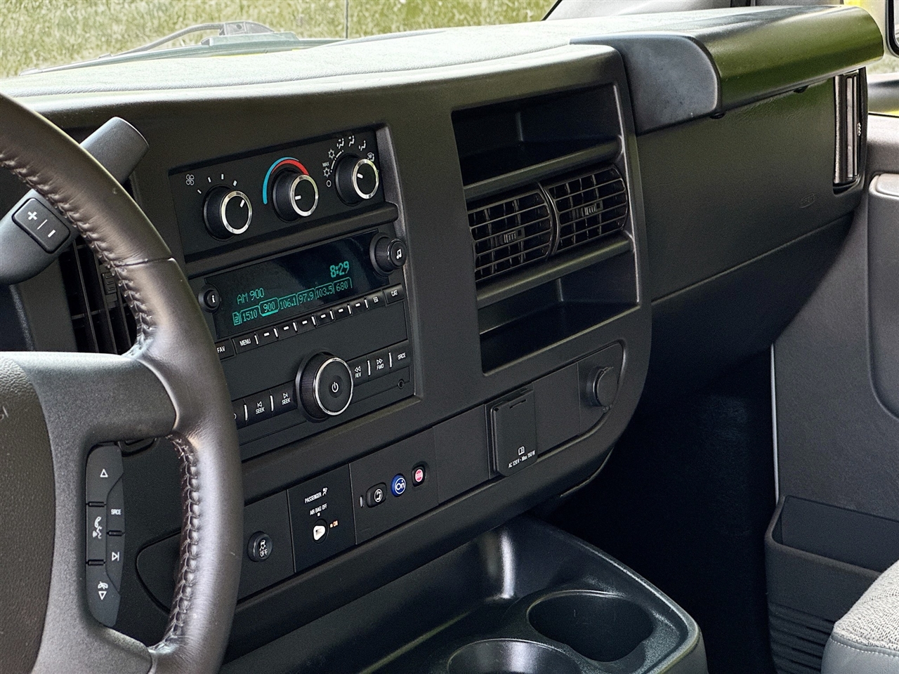 GMC Savana Commercial Cutaway 3500 Van 139" 2022