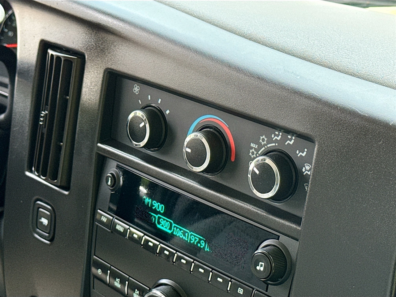 GMC Savana Commercial Cutaway 3500 Van 139" 2022