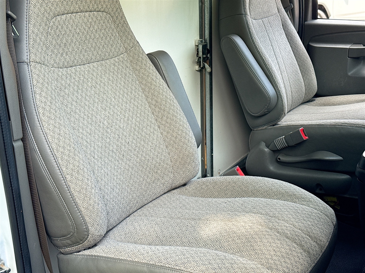 GMC Savana Commercial Cutaway 3500 Van 139" 2022